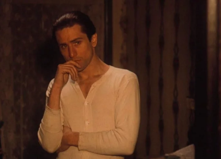 Em 1974, De Niro interpretou o jovem Vito Corleone em O Poderoso Chefão II, dirigido por Francis Ford Coppola.