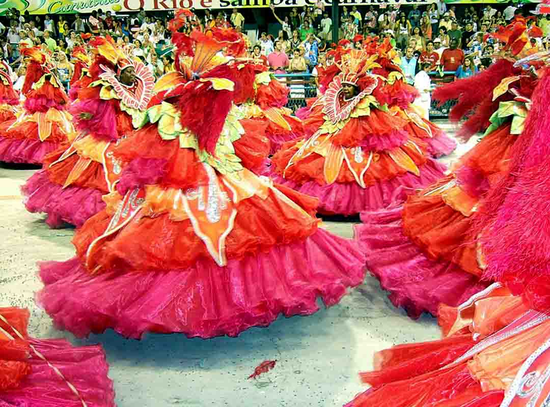 Nos anos seguintes, em 1929, o primeiro concurso de sambas, realizado na casa de Zé Espinguela, onde saiu vencedor o Conjunto Oswaldo Cruz, e do qual também participaram a Mangueira e a Deixa Falar. 