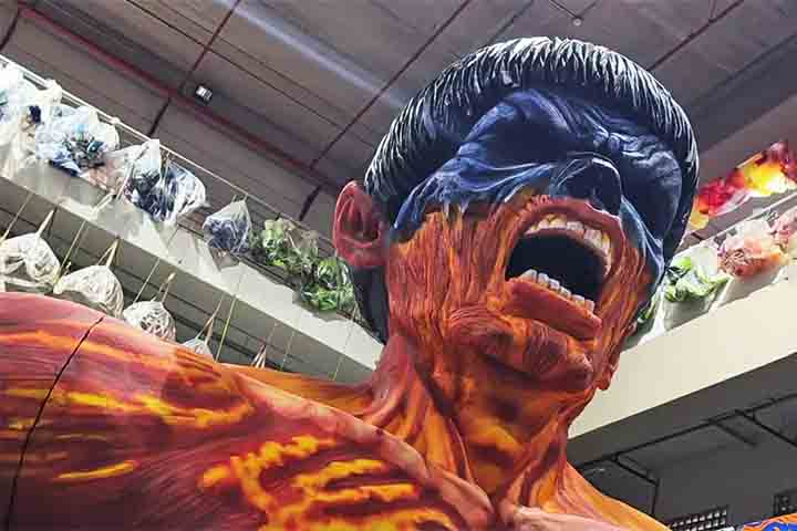 Os testes tanto de peso quanto de iluminação são essenciais para que tudo aconteça com perfeição ao longo do desfile. Além da questão de direção, visto que a quebra de uma alegoria compromete o desfile quase que em sua totalidade.