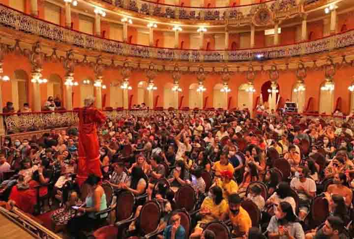 São dois dias de concurso: Concursos Fantasia Infantil e Concursos Fantasias Adulto e Máscaras. 