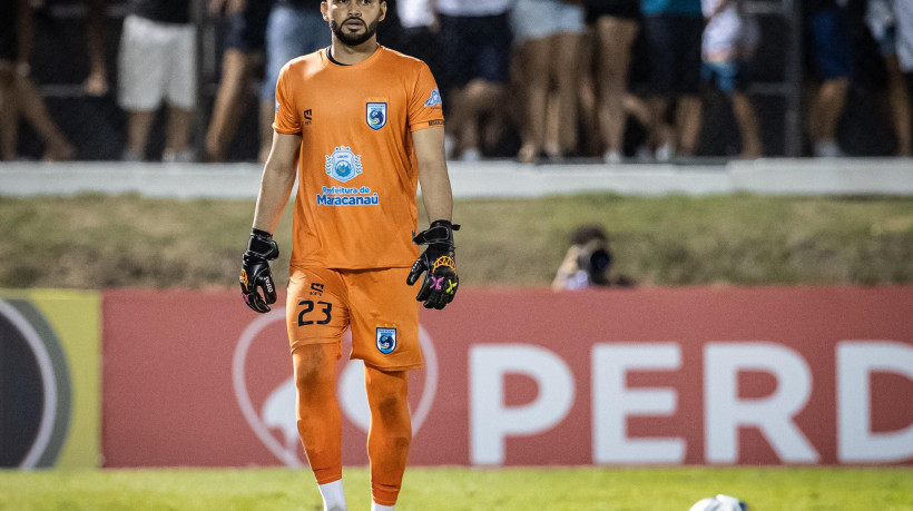 O goleiro Rayr já foi protagonista em duas disputas por pênaltis em 2025