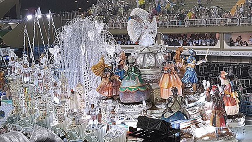 Grande Rio - A escola de Duque de Caxias, na Baixada Fluminense, será a terceira a desfilar na terça-feira, com seu vermelho, verde e branco. 