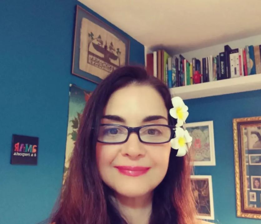 Há muito tempo me mantenho calada perante às injustiças e calúnias proferidas pela minha progenitora à Justiça e à Imprensa. Desde 2012, venho enfrentando um sofrimento inominável e monstruoso. Nasci em uma família tóxica, extremamente disfuncional, com mãe sociopata, escreveu Alexandra. 