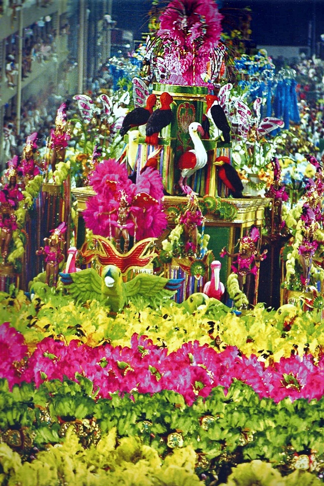 A Imperatriz voltou a vencer o carnaval, desta vez em 1999, novamente com Rosa Magalhães. A agremiação de Ramos realizou um desfile sobre a missão de pintores holandeses no Brasil do século XVII, durante o governo de Maurício de Nassau em Pernambuco, para catalogar a natureza do país. 