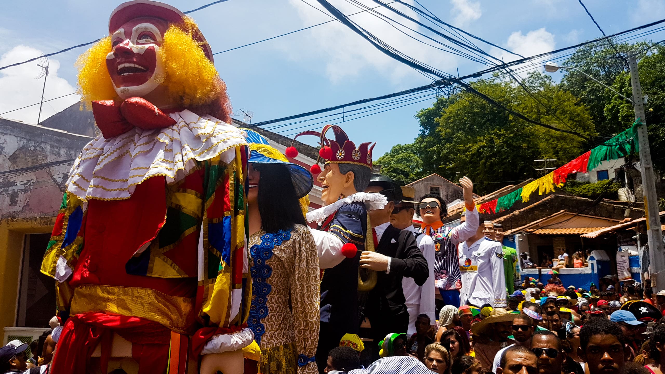 A projeção da prefeitura da capital pernambucana é que, embalada pela programação carnavalesca, o estado movimente R$ 2,7 bilhões, R$ 300 milhões a mais que o ano passado.