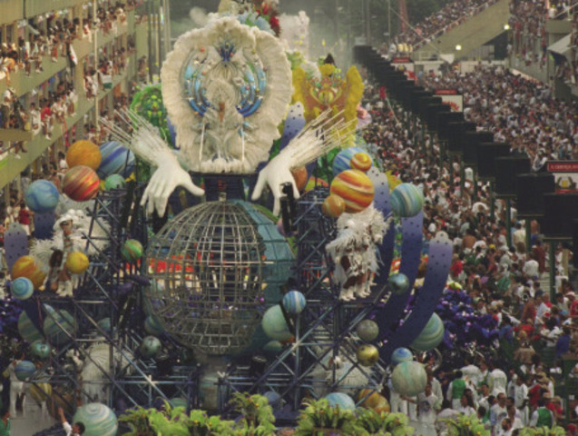 A Mocidade quebrou o jejum de cinco anos sem conquistas ao ficar com o título de 1996. Renato Lage desenvolveu o enredo sobre os grandes inventores e as famosas criações da humanidade, intitulado de Criador e Criatura. A escola desfilou pela manhã, com destaque para os Frankensteins da comissão de frente. 