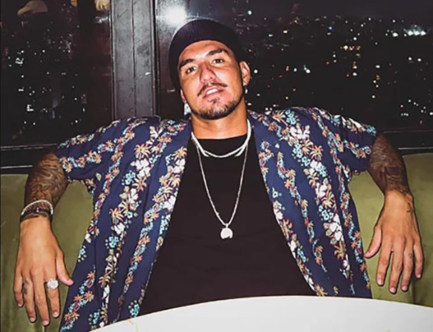 Gabriel Medina - A vida familiar do surfista se tornou um assunto público em meados de 2020. Uma série de desentendimentos acabaram resultando em um acordo legal e na divisão de bens.