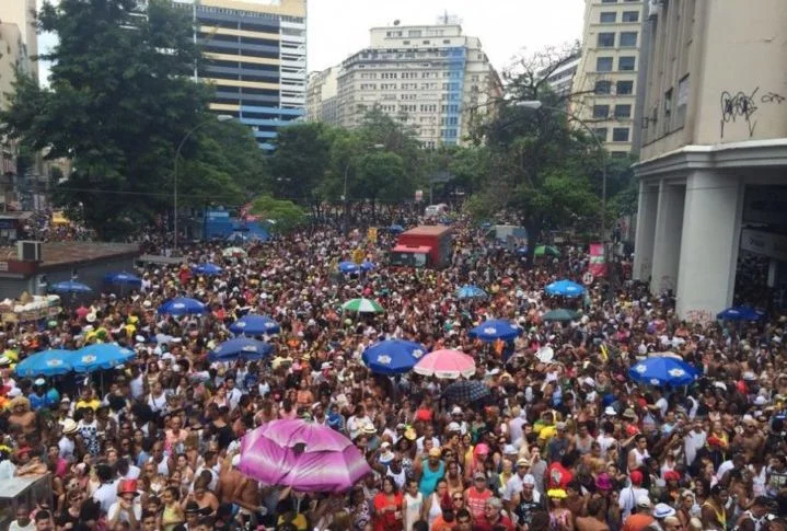 O bloco do Cordão da Bola Preta desfila todos os anos no sábado de carnaval, na Avenida Rio Branco, no centro do Rio de Janeiro.