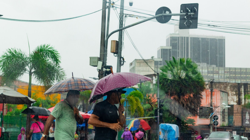  Ceará registrou chuva apenas nos municípios Santa Quitéria (5 mm) e São Gonçalo do Amarante (1 mm)  entre 7 horas de terça-feira, 27, e 7 horas desta quarta-feira, 28