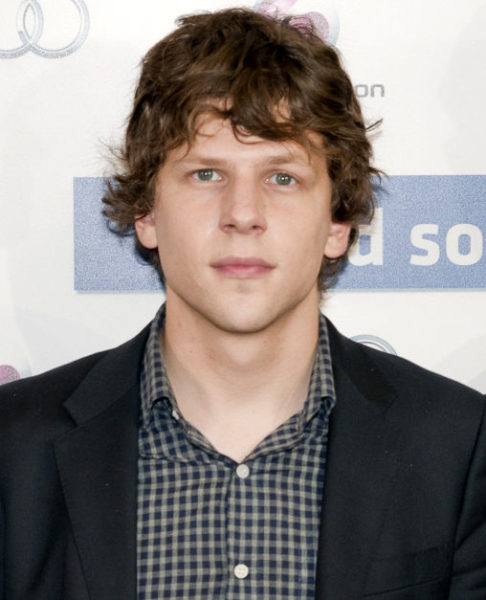 Eisenberg nasceu em 5 de outubro de 1983, em Queens, Nova York, mas cresceu em East Brunswick, Nova Jersey. 