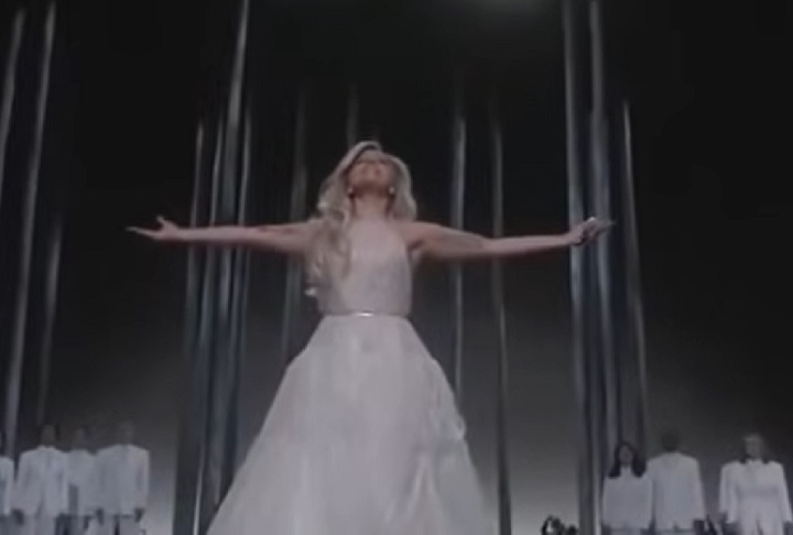 Tributo à Noviça Rebelde (2015): A exemplo de O Mágico de Oz, o clássico musical A Noviça Rebelde (1965) também ganhou uma homenagem no Oscar de 2015, celebrando seus 50 anos.