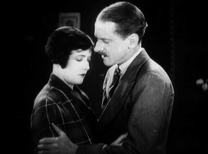 O primeiro trabalho de Hitchcock como diretor foi no filme mudo O Jardim dos Prazeres, de 1925.