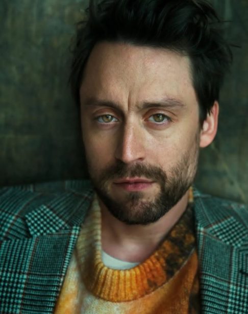 No entanto, foi na TV, com a série Succession (2018-2023), que Kieran alcançou um de seus maiores sucessos na vida artística.