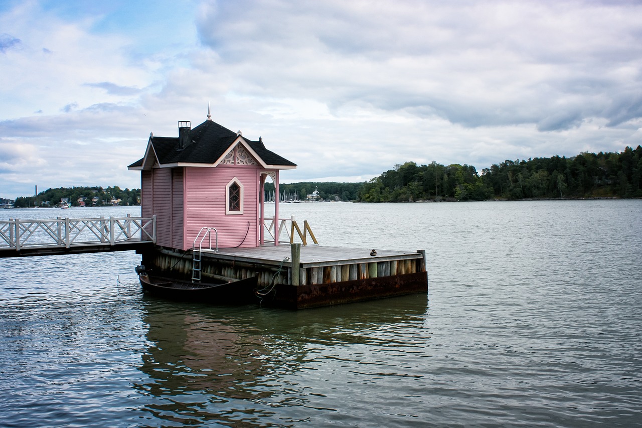 E o país tem saunas espalhadas por diversos lugares, de forma isolada, em pequenas cabanas para uso coletivo. 