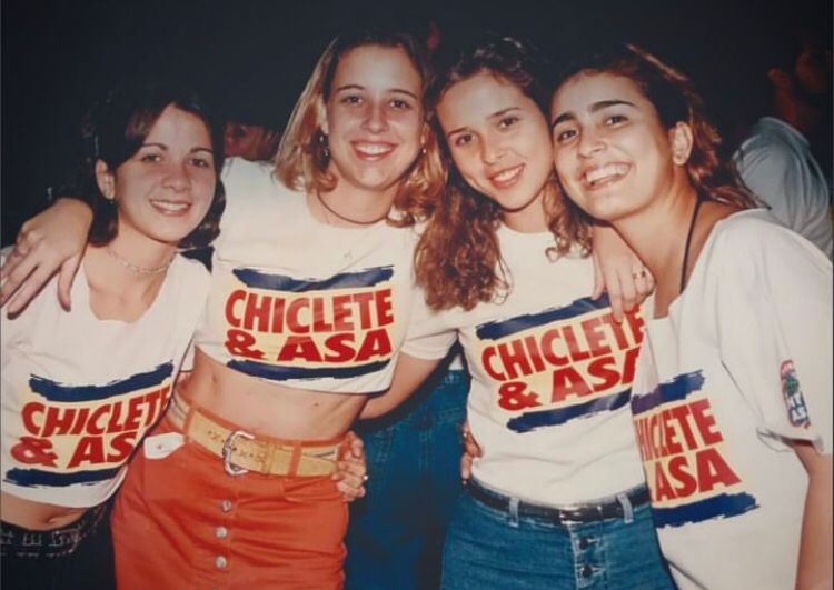 Essa nova fantasia era uma camiseta de algodão, com o logotipo do bloco estampado.