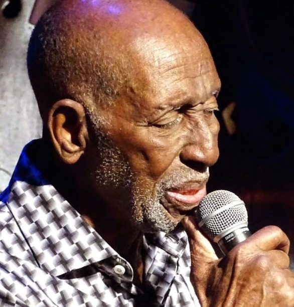 Além dessa, outras tantas ficaram famosas, como Falso Moralista, Falso Amor Sincero, Minha Vez de Sorrir e Cântico à Natureza.