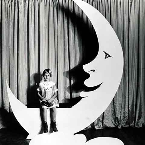 A atriz afirma que mais à frente o pai mudou seu comportamento em relação à glória da filha e demonstrava orgulho. Eles ensaiaram uma reaproximação nos últimos anos da vida de Ryan.
