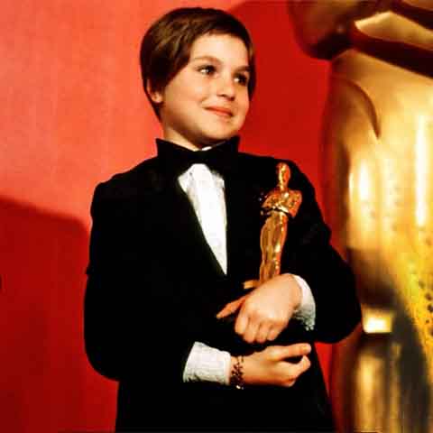 A premiação, que deveria ser uma lembrança doce, desapareceu de sua memória, segundo ela descreve no livro. 
