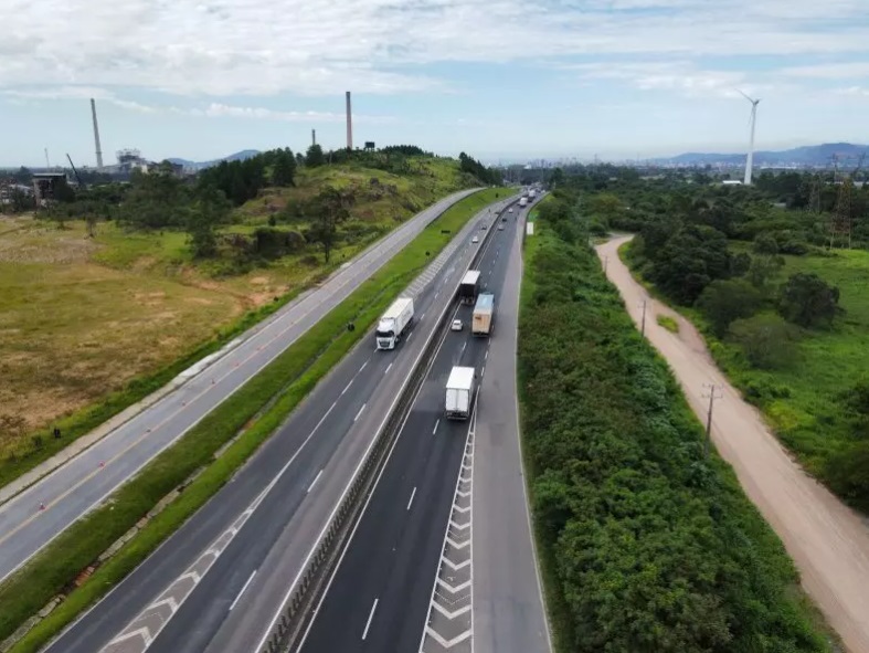 Na sequência, na nona colocação, vem a mesma BR-101, em SC, mas no trecho entre o km 190 e o km 200, com 249 acidentes e três mortes.