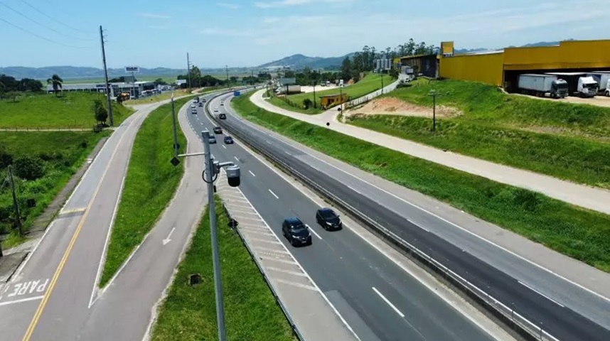 O quinto lugar ficou novamente com SC e a BR-101, mas no trecho entre o km 130 e o km 140, com 301 acidentes e 14 mortes.