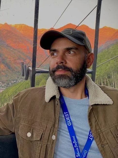 Lead Me Home - Documentário que tem como um dos diretores o brasileiro Pedro Kos foi indicado e Melhor Documentário  de Curta-Metragem em 2022.
