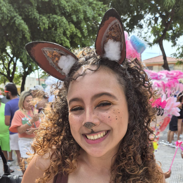 Ana Isis destaca seu sentimento de bem-estar com o Carnaval de Fortaleza