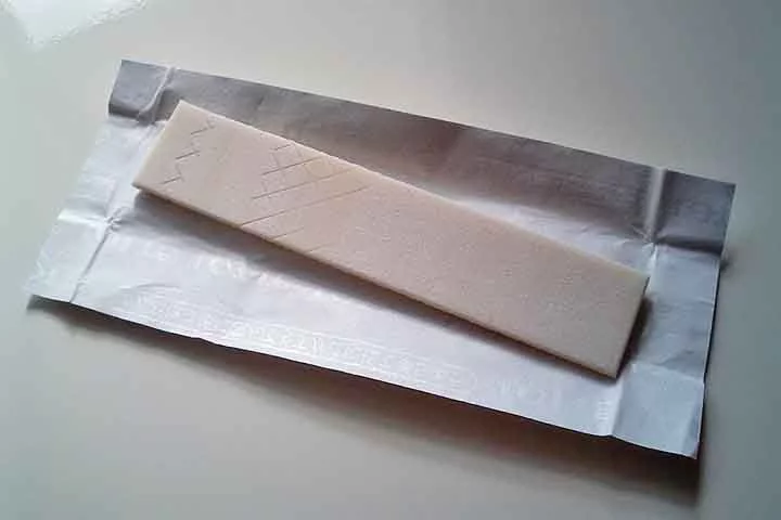 A popularização efetiva do chiclete, no entanto, foi obra do industrial William Wrigley Jr., fundador da William Wrigley Jr. Company. Ele vendia sabonetes e notou que os consumidores agiam positivamente quando havia um brinde, no caso chiclete, junto com o produto. 

