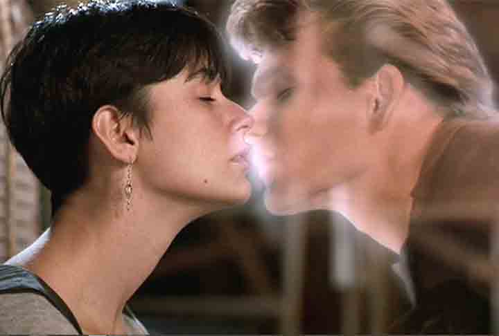 Na década seguinte, a atriz adquiriu status de celebridade internacional com “Ghost: Do Outro Lado da Vida”, ao lado de Patrick Swayze, no filme de maior bilheteria em 1990. 
