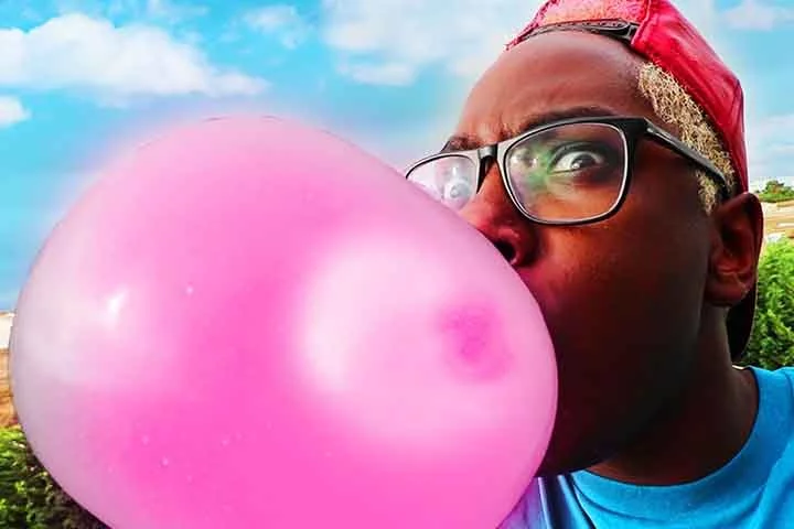 Na segunda metade do século 20, o chiclete desfrutou de sua maior popularidade, associado à rebeldia nas bocas de astros do rock e do cinema de Hollywood. 

