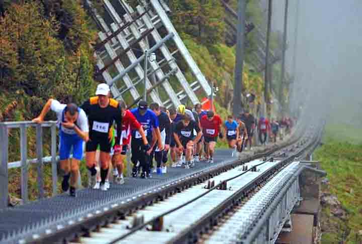 Suíça - Com os Alpes como cenário, trilhas como a Matterhorn Glacier Trail e a região de Jungfrau oferecem paisagens deslumbrantes. O país tem trilhas bem estruturadas e acessíveis para todos os níveis de trekkers.