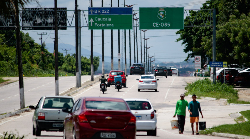 Tr&acirc;nsito na CE 085