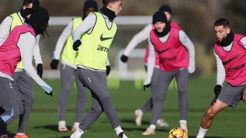 Equipes se enfrentam no jogo de ida das oitavas de final da Liga Europa 2024/25
