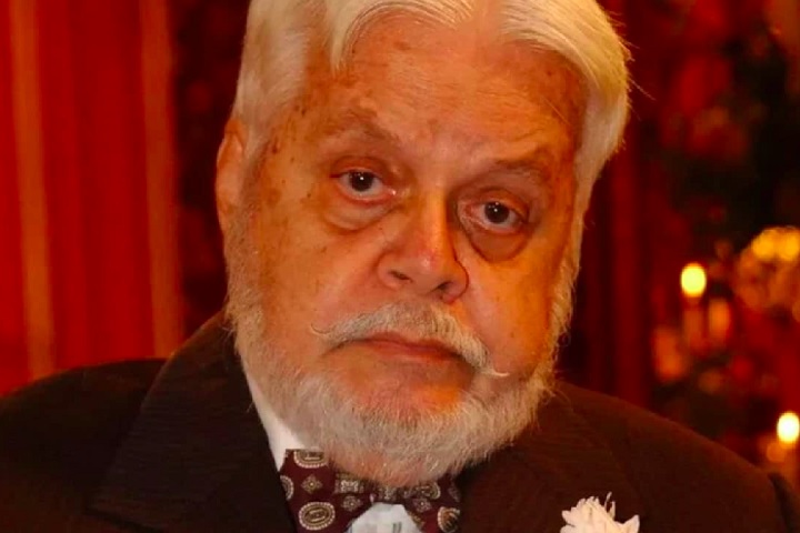 Outro artista que encontrou apoio no Retiro foi o ator Cláudio Corrêa e Castro. Em 2003, aos 75 anos, ele estava divorciado, enfrentando problemas financeiros e de saúde, e decidiu se mudar para o local.