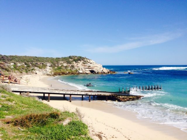 O jovem estava pegando onda na praia de Gnarabup, na cidade de Margaret River, que é casa de uma das mais tradicionais etapas do Circuito Mundial de surfe.