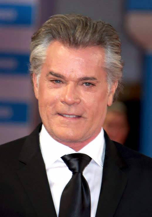 No dia 18 de dezembro de 2024, o ator Ray Liotta teria feito 69 anos. Nascido em Nova Jersy, nos EUA, ele teve sólida carreira e morreu, aos 67 anos, em Santo Domingo, na República Dominicana. 