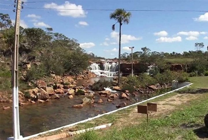 Atualmente, Cristalina tem quatro locais onde se exploram minérios. Esses locais têm permissão do governo para funcionar e são abertos ao público.