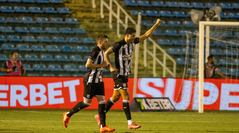 Pedro Raul chegou ao seu segundo gol em dois jogos com a camisa do Ceará