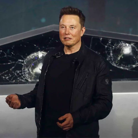 Segundo os cálculos da Forbes, Musk se tornou no fim de 2024 a primeira pessoa a alcançar patrimônio líquido de 400 bilhões de dólares. 