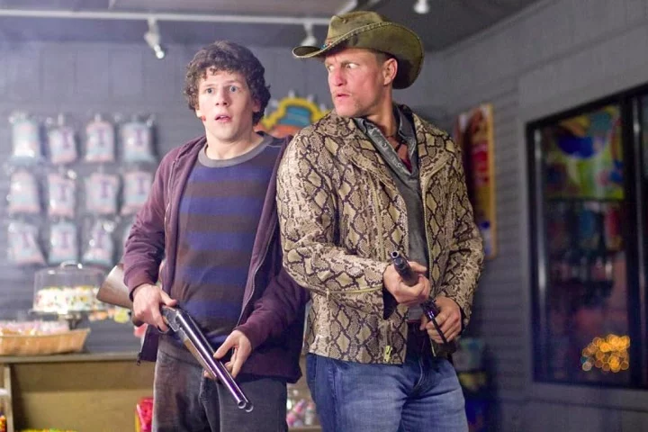 Eisenberg ganhou projeção com filmes como A Vila (2004) e Férias Frustradas de Verão (2009), mas foi com Zumbilândia (2009 - foto) que ele decolou de vez.