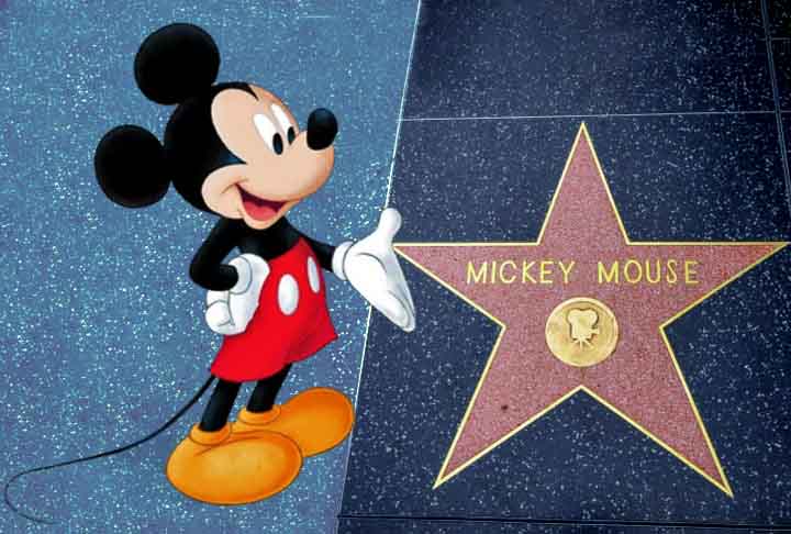 O sucesso de Mickey Mouse abriu caminho para a expansão da empresa. Durante os anos 1930, Disney e sua equipe produziram uma série de curtas animados inovadores e, em 1937, lançaram o primeiro longa-metragem animado da história do cinema, Branca de Neve e os Sete Anões. 