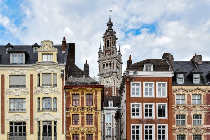 Lille – Alta França, 230 mil habitantes. Lille é uma cidade universitária e culturalmente rica, com forte influência flamenga. O Palais des Beaux-Arts, a Grand Place e a Citadelle de Lille são visitas obrigatórias.

