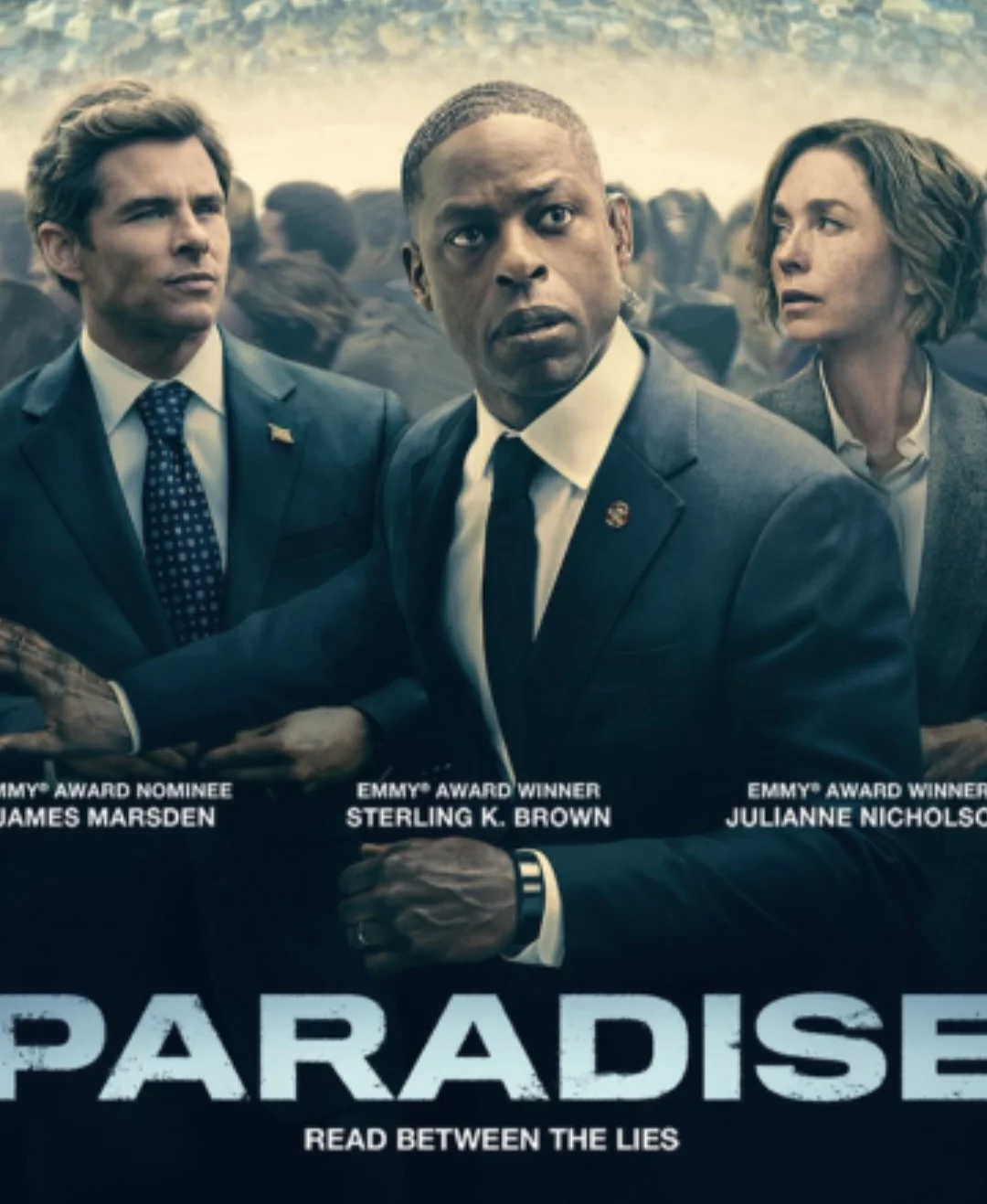 A série Paradise, da Disney, trouxe à tona o impacto do Parkinson na vida das pessoas. Em forma de flashback, a trama mostra o personagem principal, o Agente Xavier Collins (Sterling K. Brown), forçando seu pai, que era piloto, a se aposentar por conta da doença.
