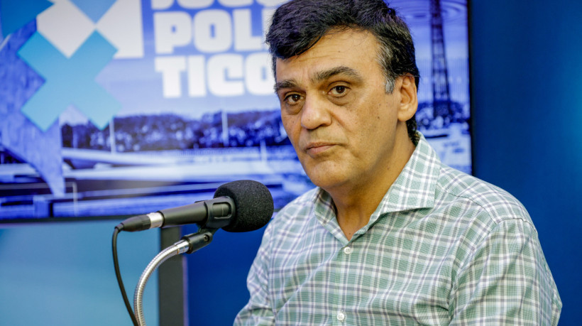  Naumi Amorim, prefeito de Caucaia, em participação no programa Jogo Político 