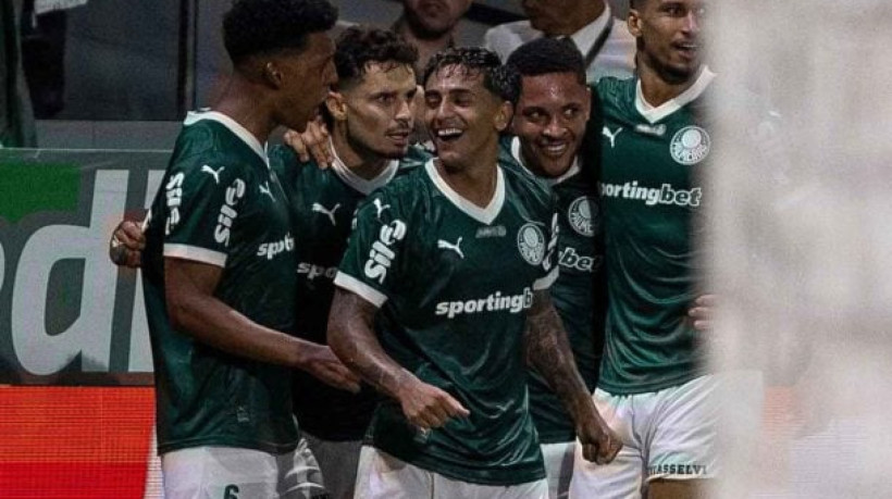 Verdão conseguiu o gol da vitória nos acréscimos do primeiro tempo e estará pela sexta vez seguida na decisão do Paulistão