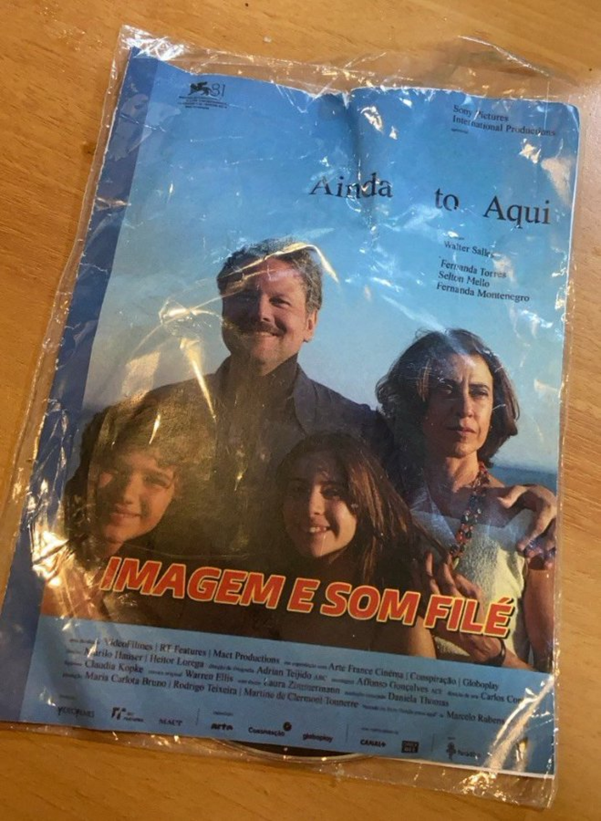 Marcelo Rubens Paiva compartilha foto inusitada de DVD pirata de "Ainda Estou Aqui"(Foto: Reprodução/ X)