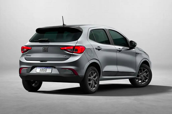 O Fiat Argo até se sai bem na estrada, mas seu desempenho em trajetos urbanos deixa a desejar.