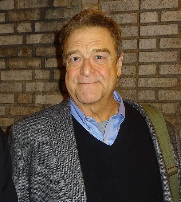 Na vida pessoal, Goodman já passou por dificuldades, como uma longa batalha contra o alcoolismo, da qual conseguiu se recuperar.