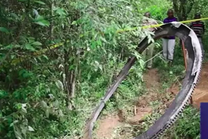 A peça tinha formato de anel e pesava cerca de 500 quilos. Ninguém ficou ferido.