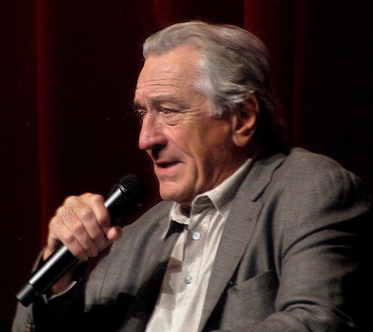 Robert de Niro - Nascido em Nova York em 17/8/1943 tem dupla nacionalidade americana e italiana. Começou a carreira em 1965. Vencedor de 2 Oscars: Melhor Ator por Touro Indomável (1981) e Melhor Ator Coadjuvante por O Poderoso Chefão II (1975) . 