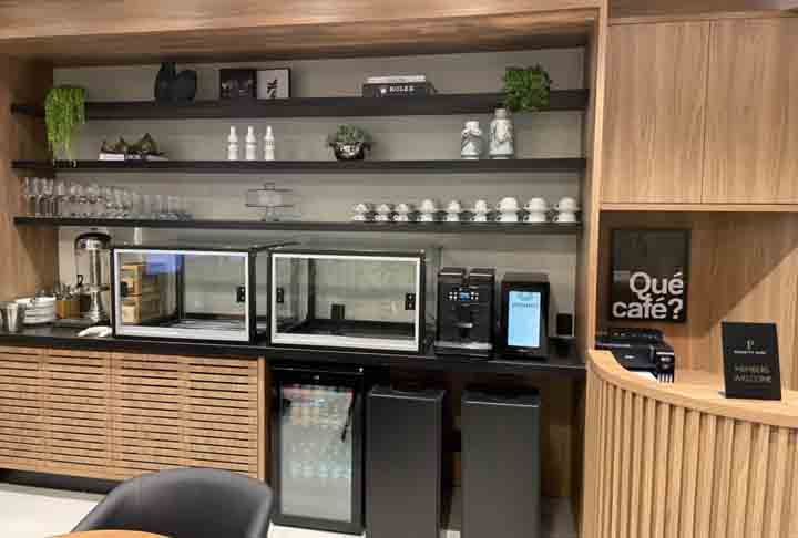 Uma sala vip que fez aniversário é a do aeroporto de Palmas, em Tocantins, que ganhou sua primeira sala VIP no dia 26 de janeiro de 2024, A estrutura foi instalada pela rede W Premium Group, umas da que atuam nesse segmento.